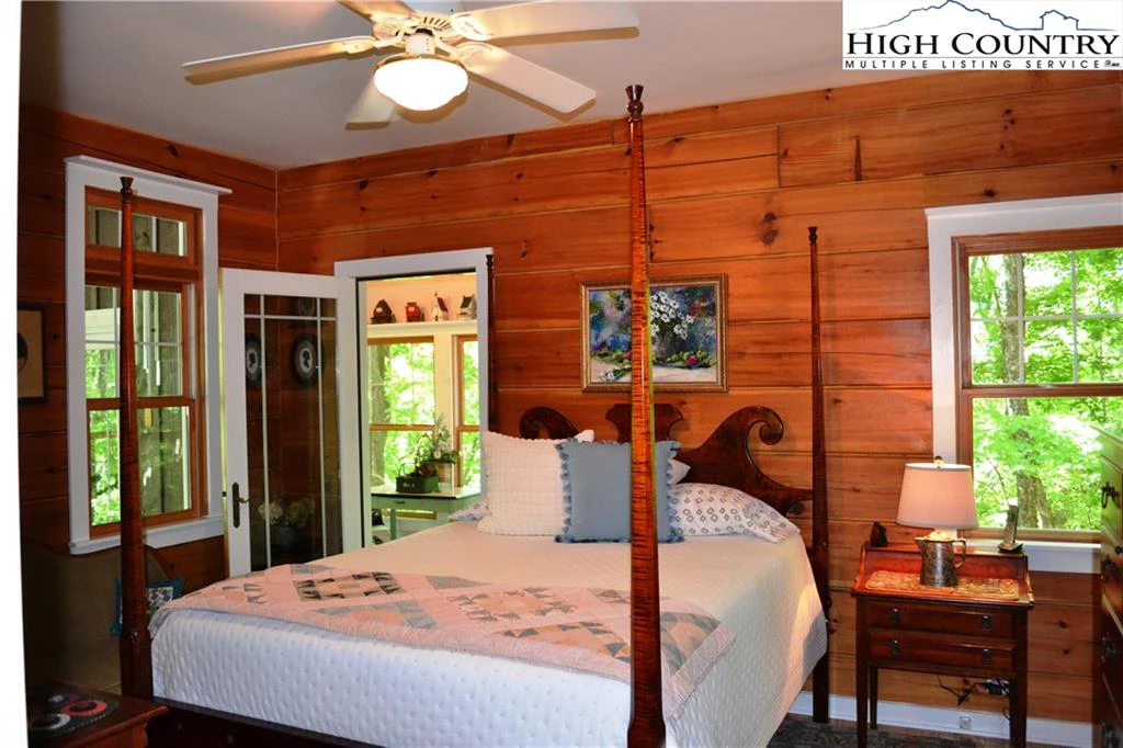 Image number 10 for the current listing