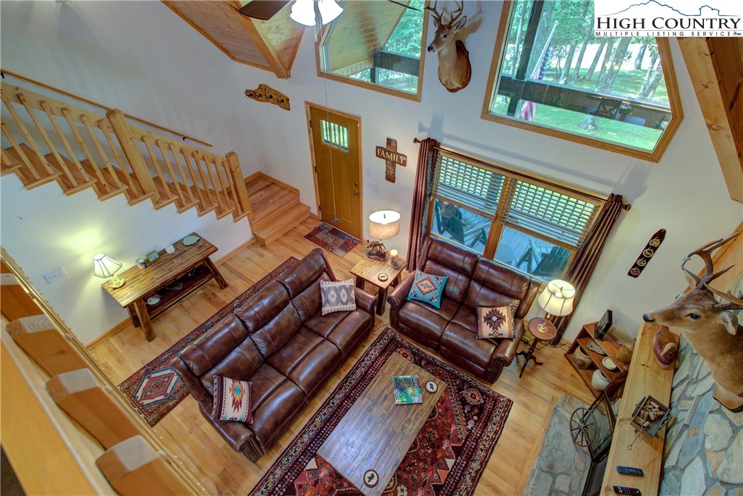 Image number 4 for the current listing