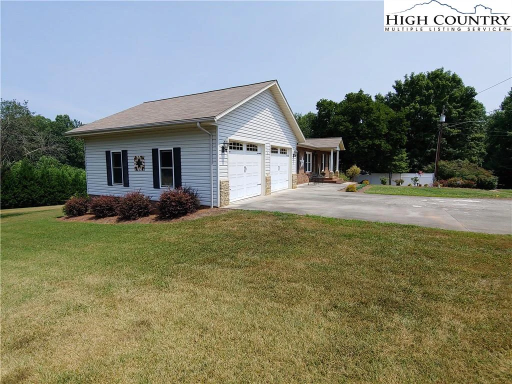 Image number 9 for the current listing