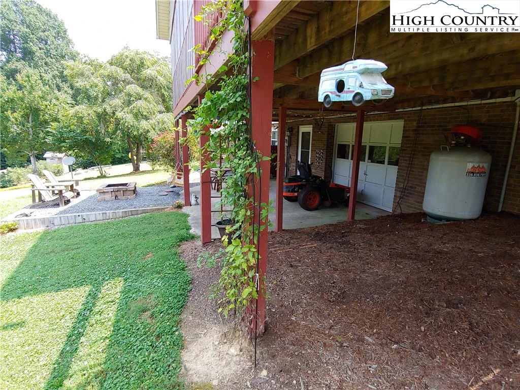 Image number 2 for the current listing