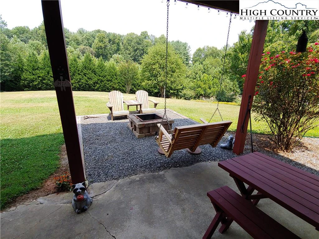 Image number 14 for the current listing