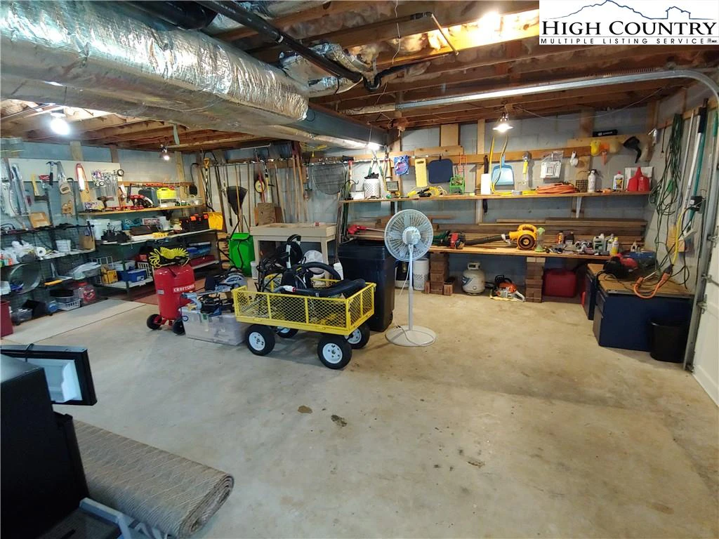 Image number 21 for the current listing