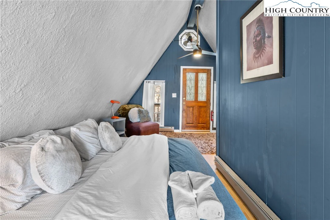 Image number 2 for the current listing
