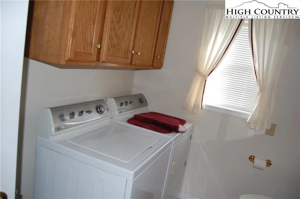 Image number 14 for the current listing