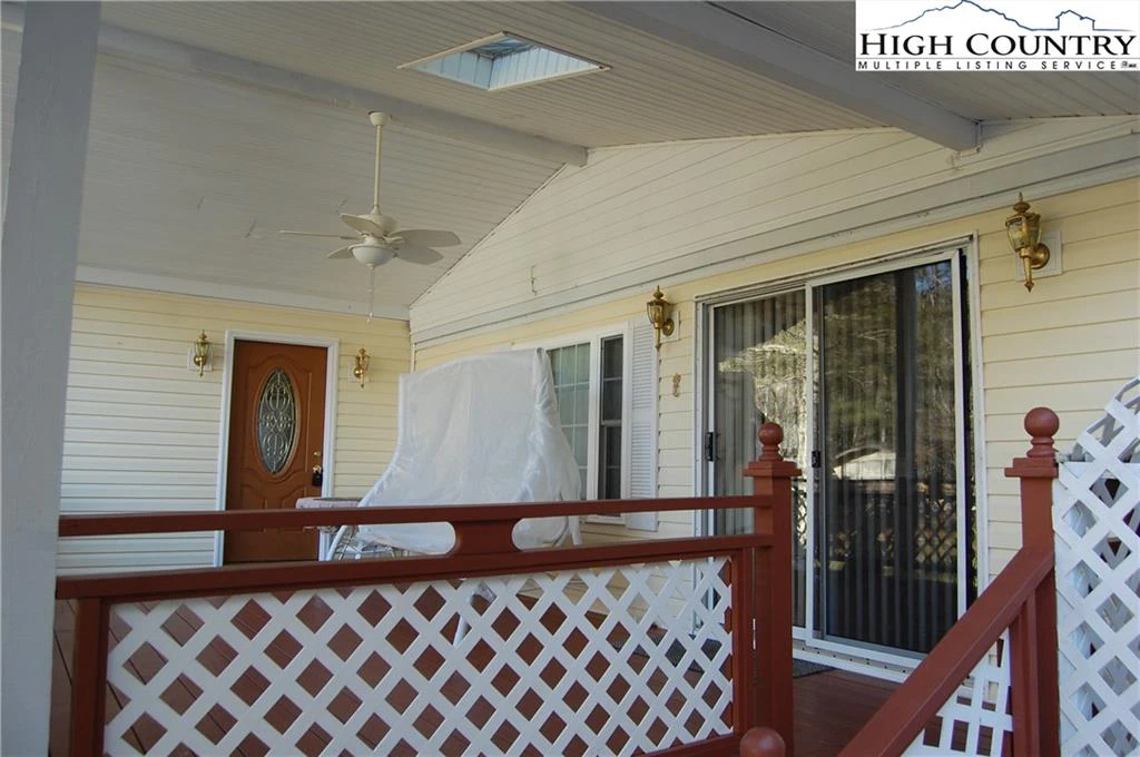 Image number 11 for the current listing