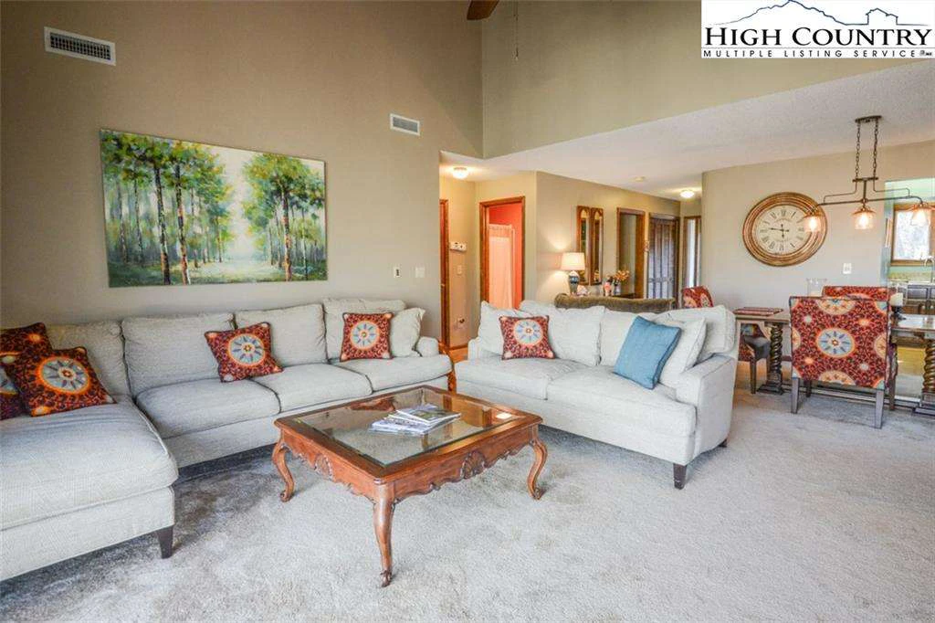 Image number 5 for the current listing
