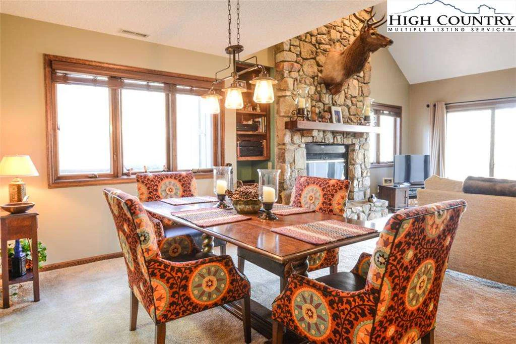 Image number 8 for the current listing