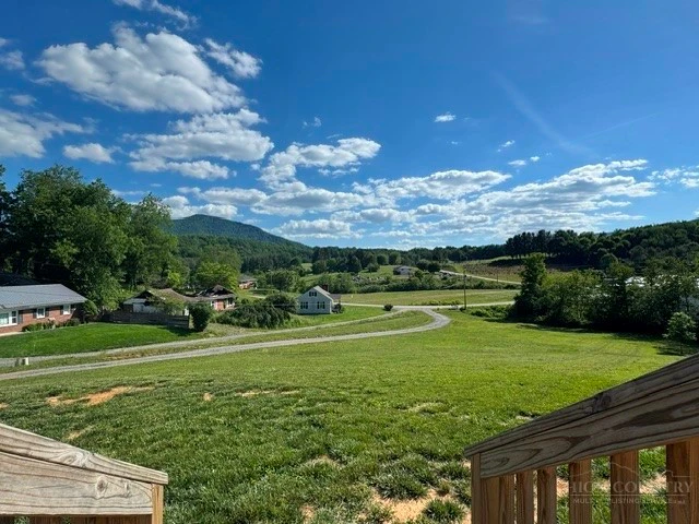 Image number 4 for the current listing