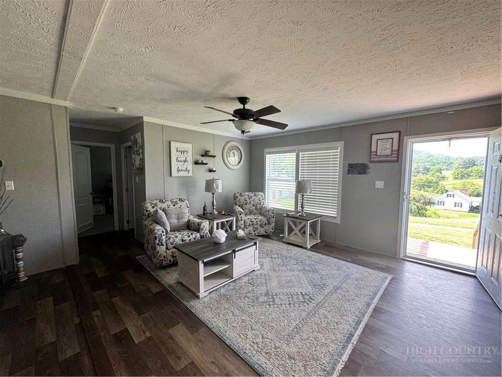Image number 7 for the current listing