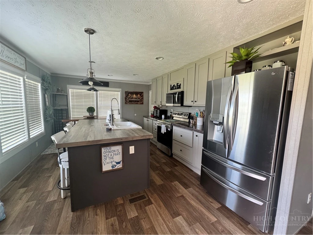 Image number 9 for the current listing