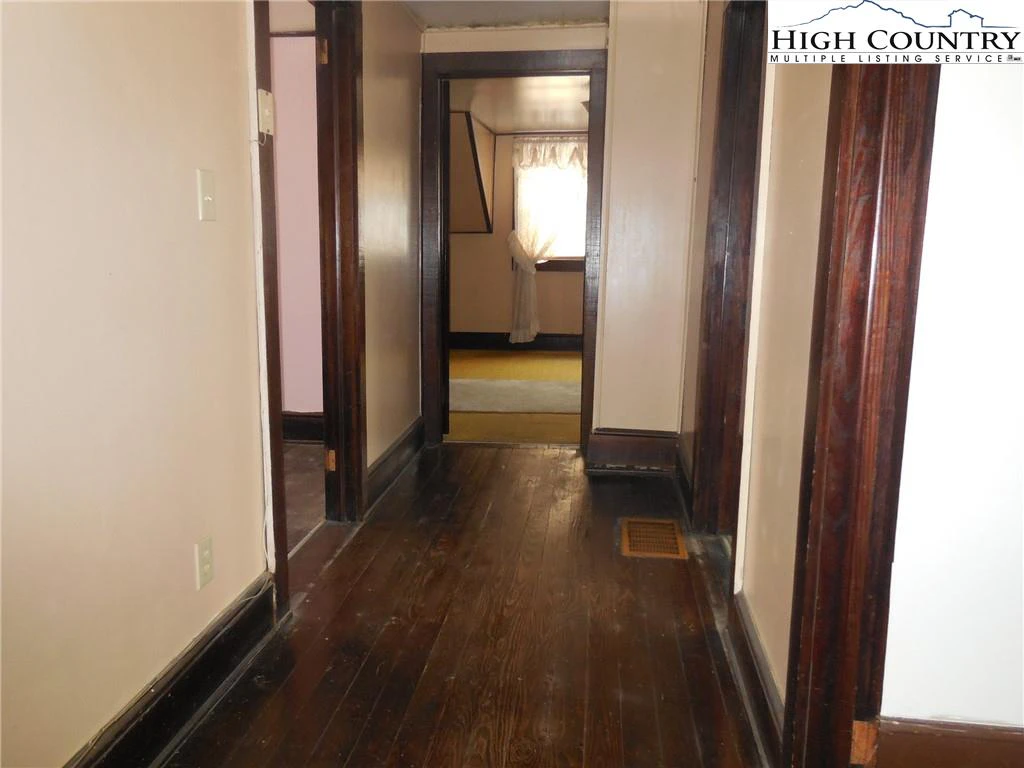Image number 2 for the current listing