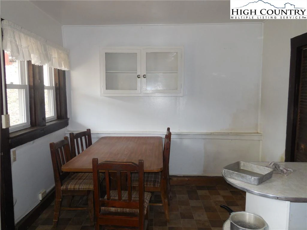 Image number 20 for the current listing