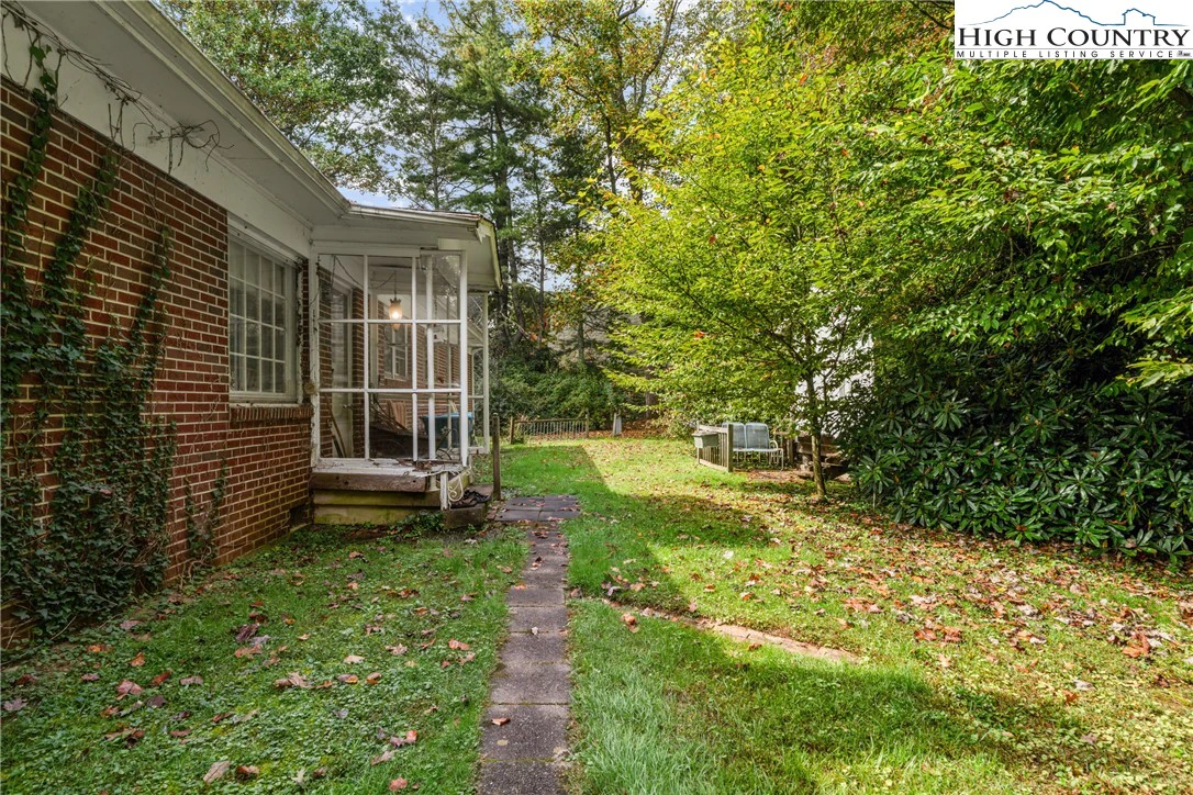 Image number 10 for the current listing
