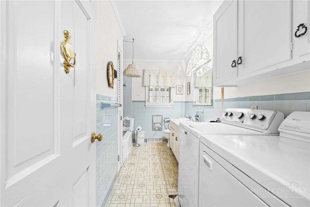 Image number 7 for the current listing