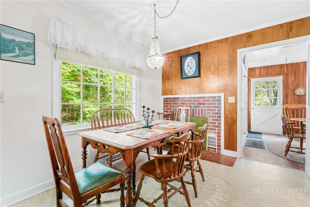 Image number 12 for the current listing