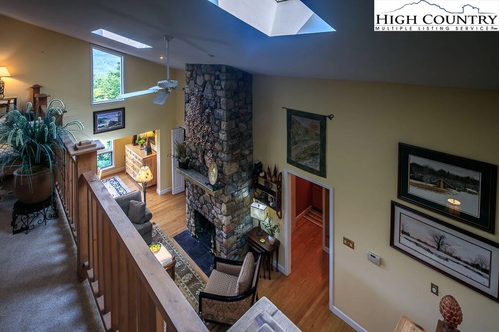 Image number 6 for the current listing