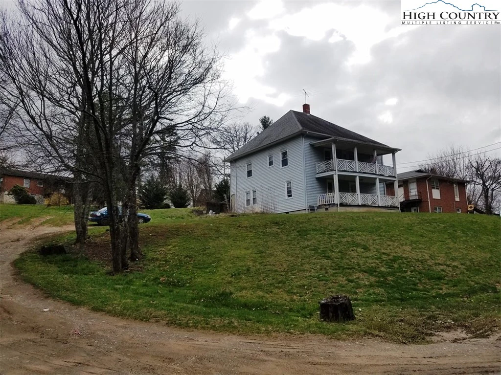 Image number 4 for the current listing