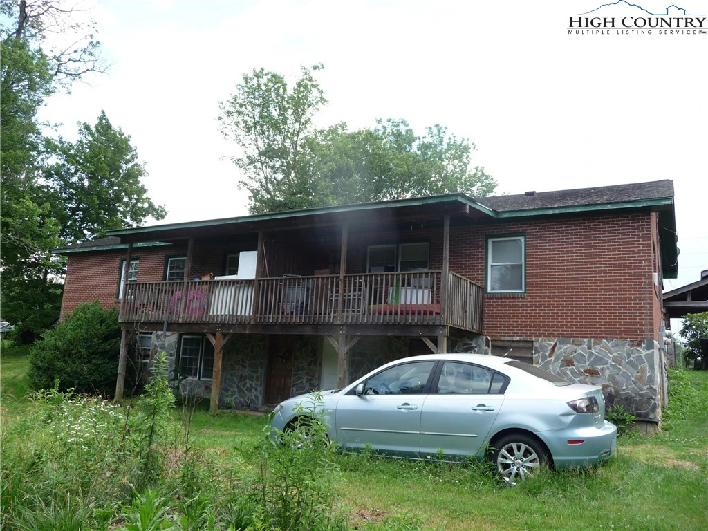 Image number 15 for the current listing