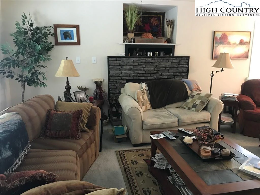 Image number 7 for the current listing
