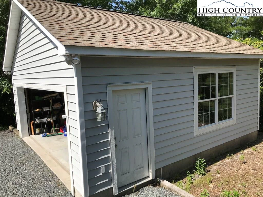 Image number 4 for the current listing