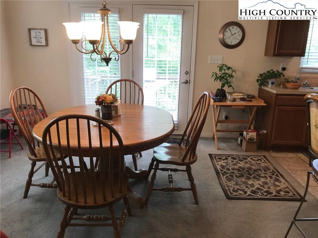 Image number 15 for the current listing