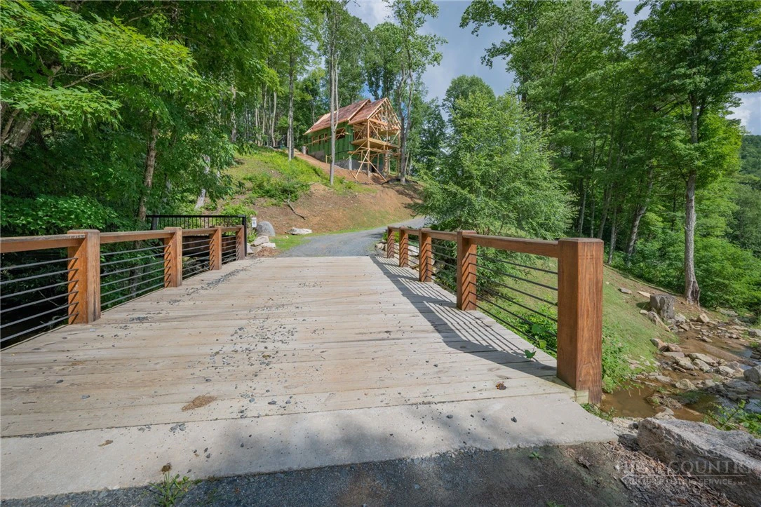 Image number 9 for the current listing