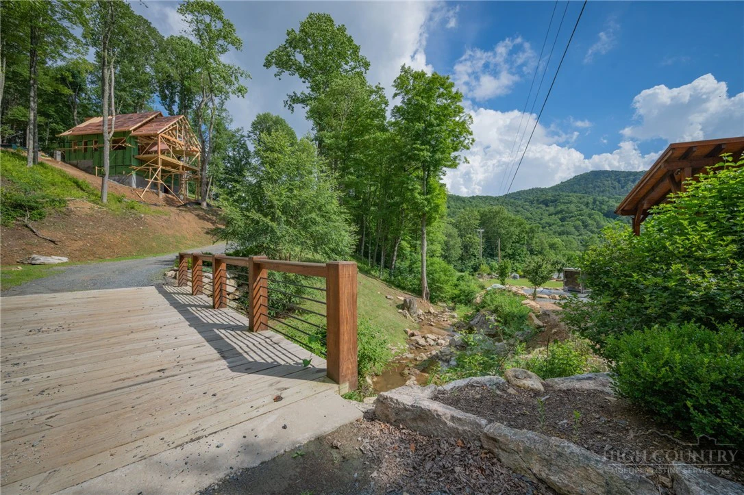 Image number 10 for the current listing