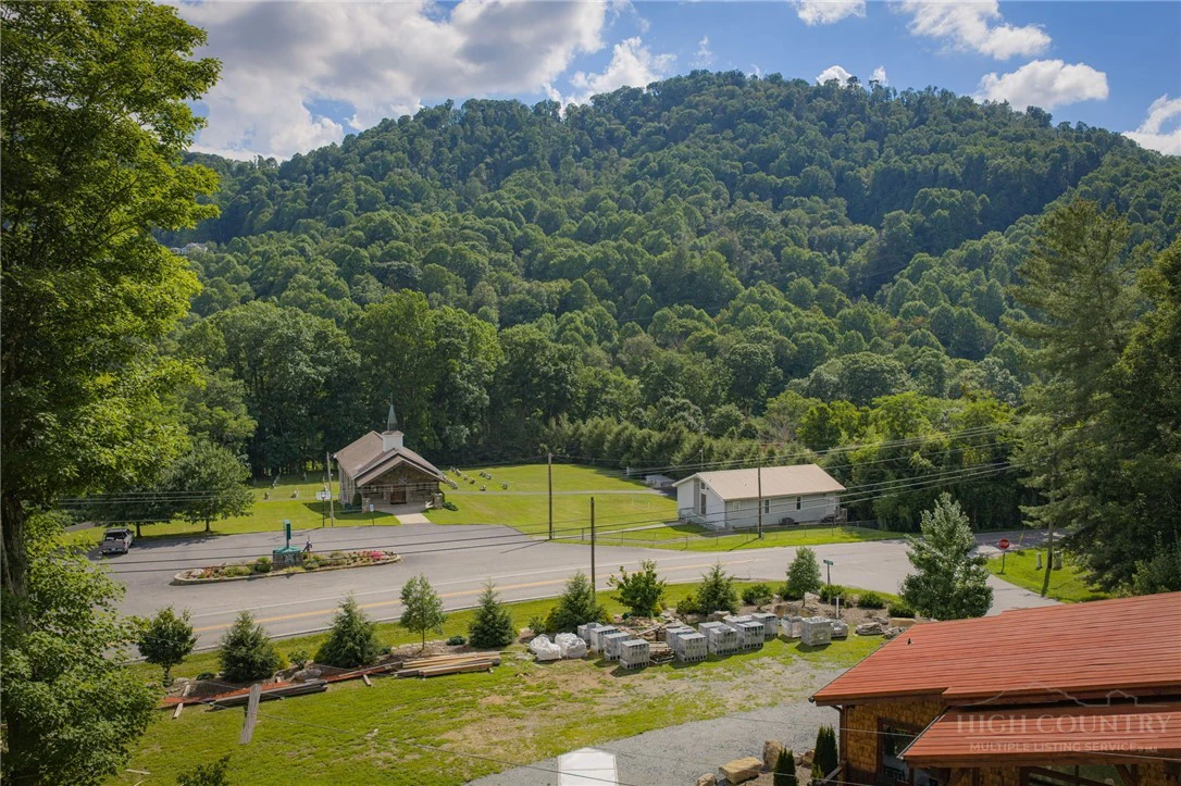 Image number 11 for the current listing