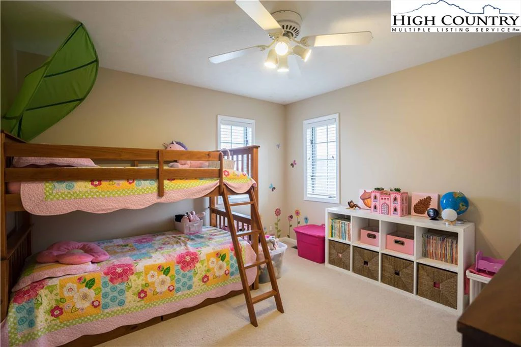 Image number 5 for the current listing
