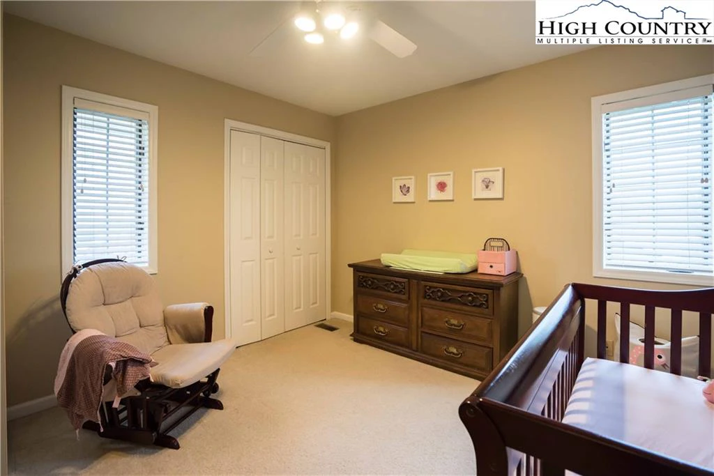 Image number 6 for the current listing