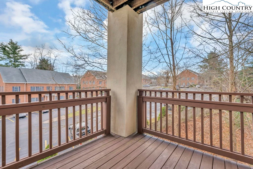 Image number 2 for the current listing
