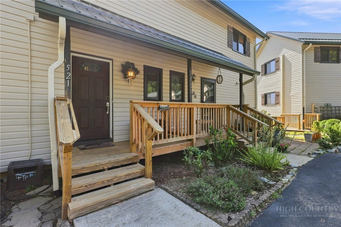 Image number 2 for the current listing