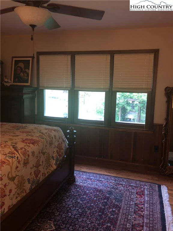 Image number 13 for the current listing