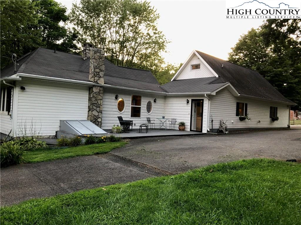 Image number 28 for the current listing