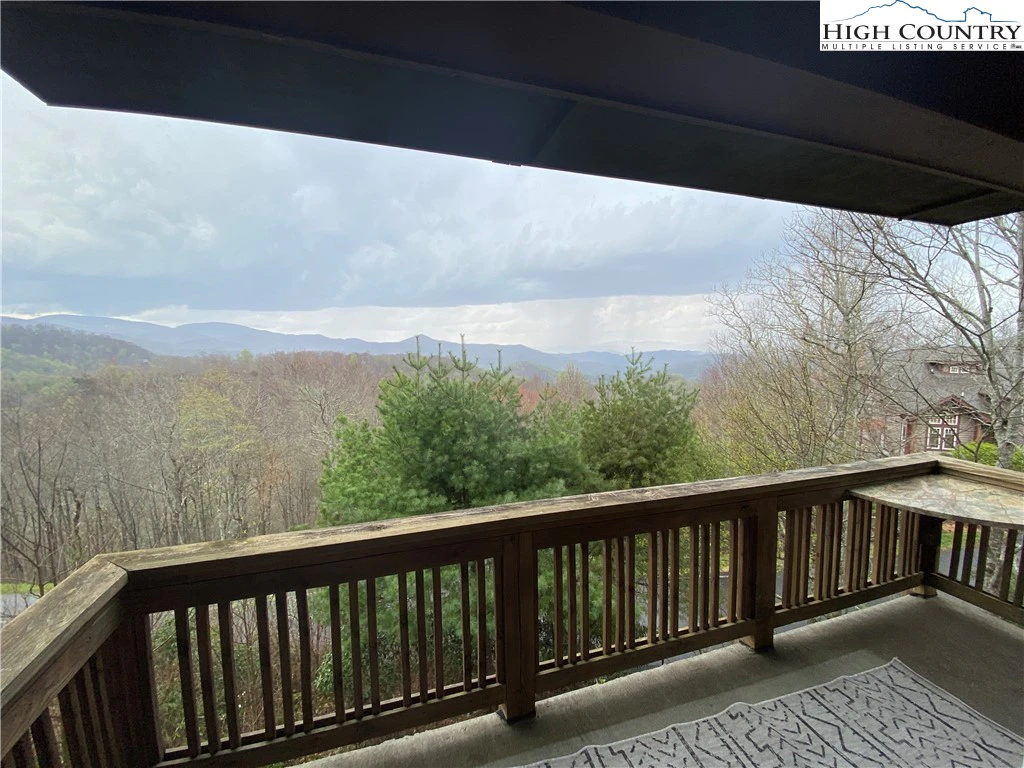 Image number 17 for the current listing