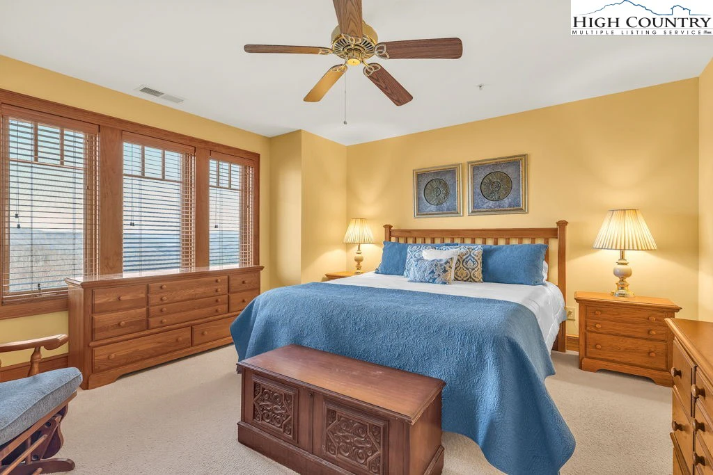 Image number 2 for the current listing