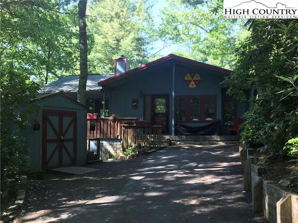 Image number 1 for the current listing