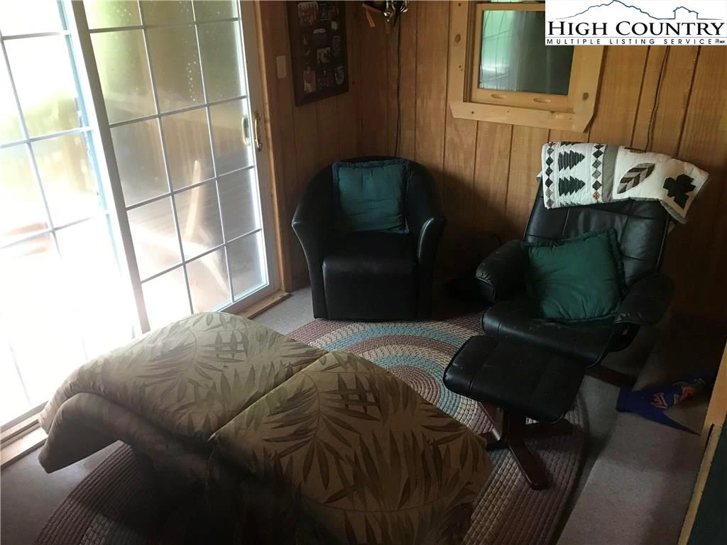 Image number 7 for the current listing