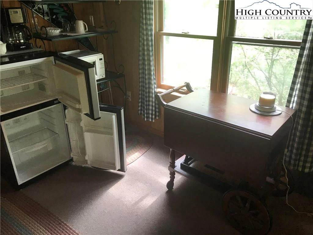 Image number 11 for the current listing
