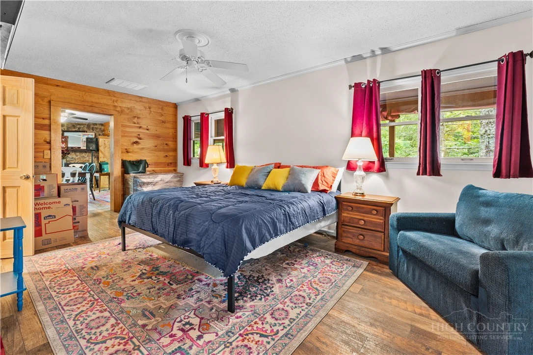 Image number 12 for the current listing