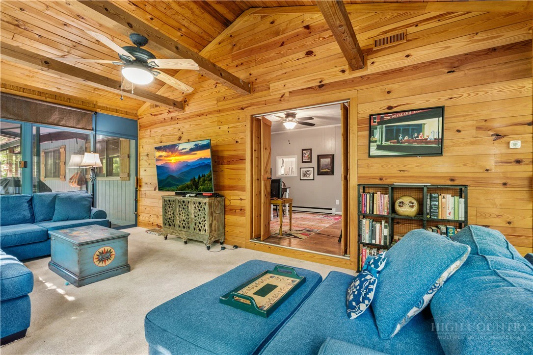 Image number 7 for the current listing