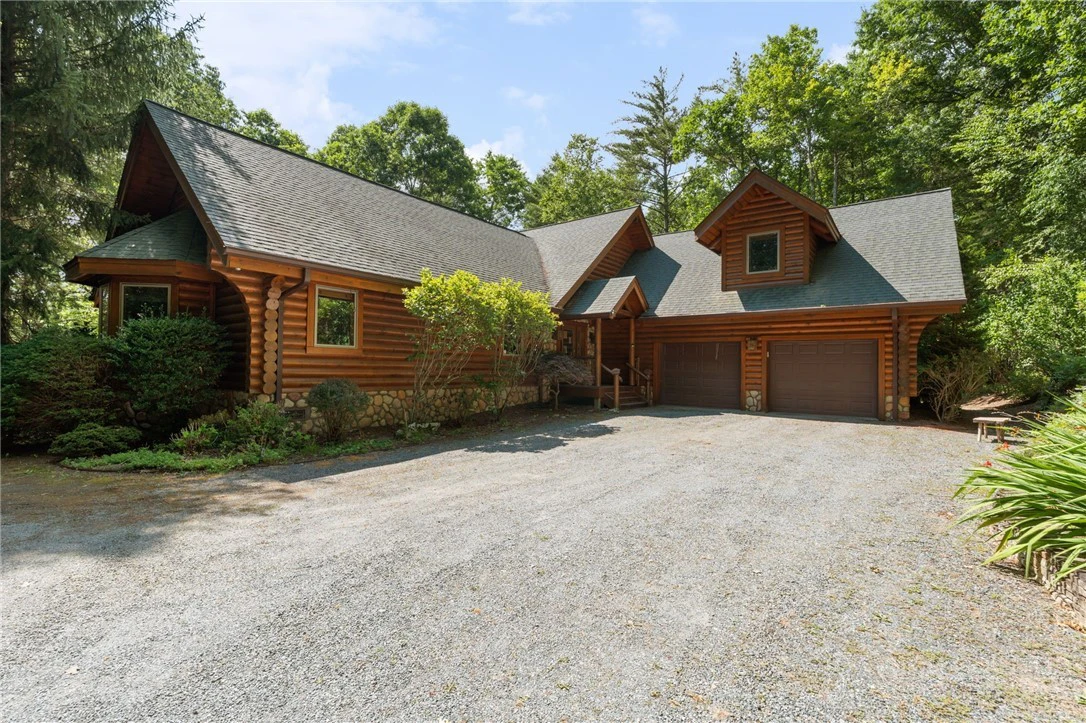 Image number 1 for the current listing