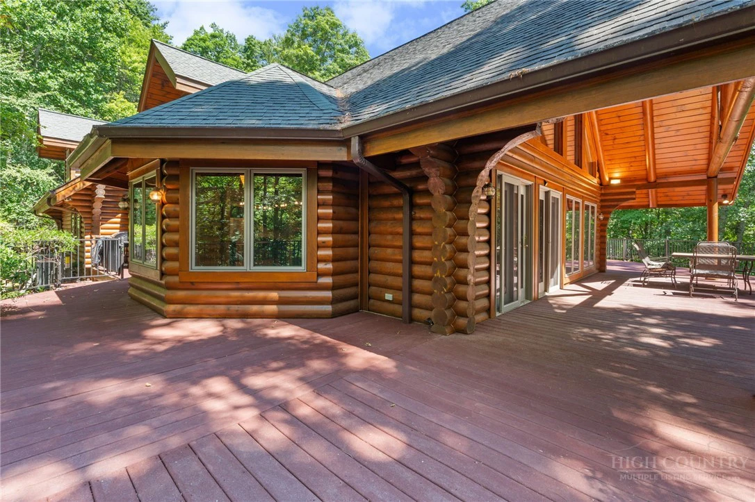 Image number 2 for the current listing