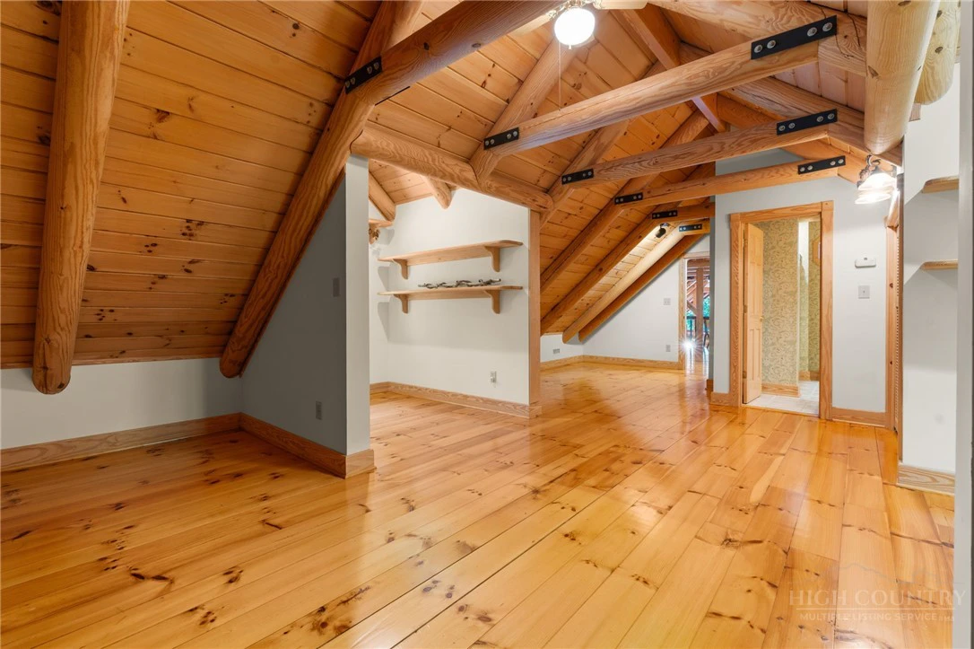 Image number 3 for the current listing