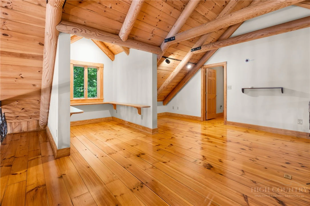 Image number 8 for the current listing
