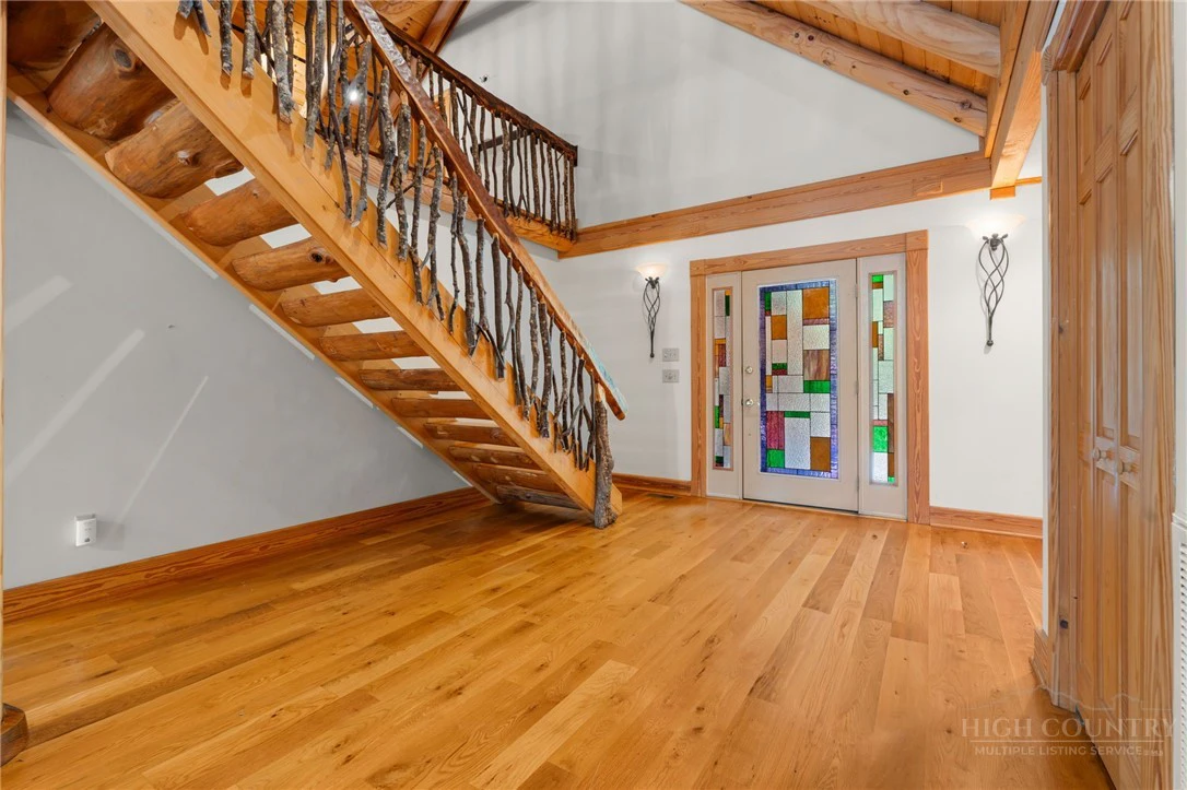 Image number 9 for the current listing
