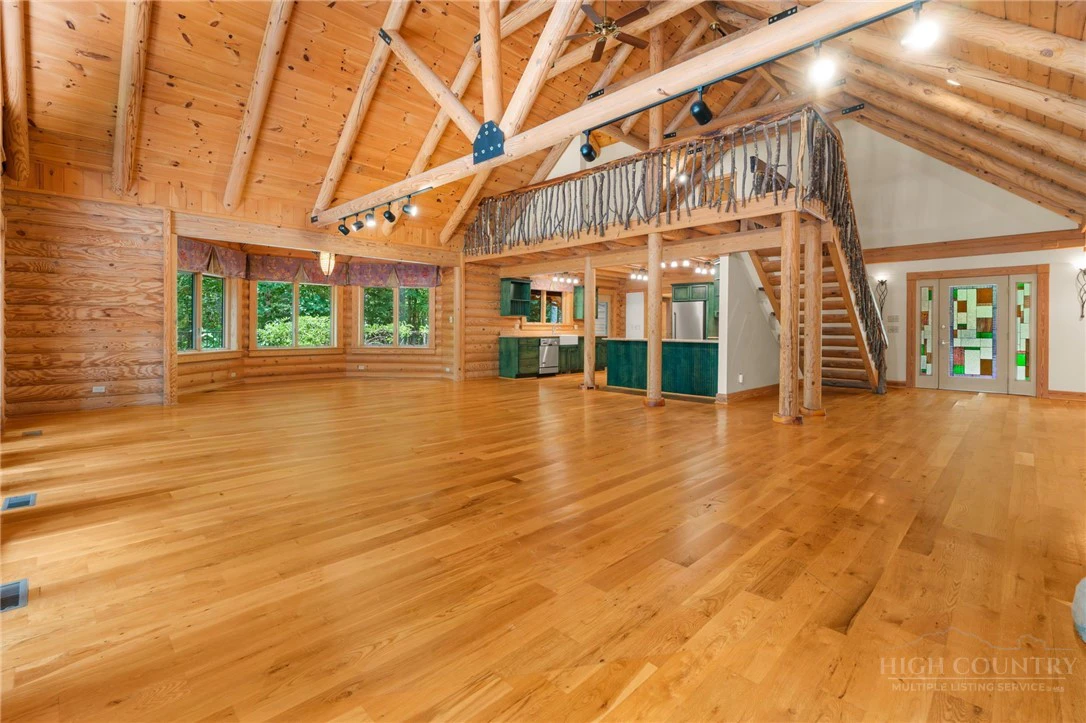 Image number 10 for the current listing