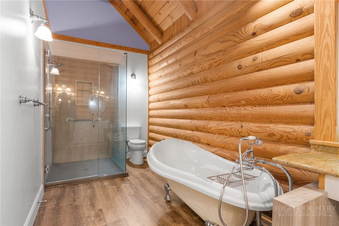 Image number 11 for the current listing