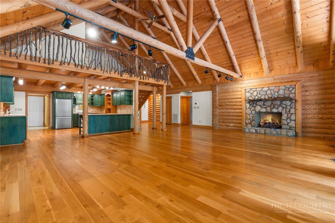 Image number 18 for the current listing