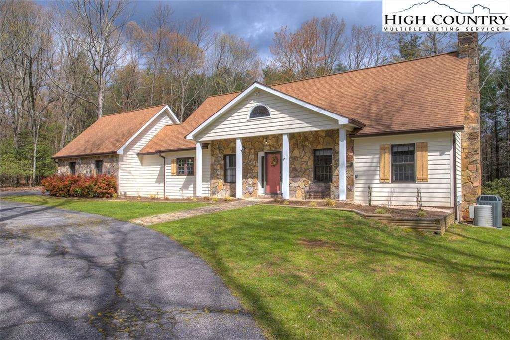 Image number 1 for the current listing